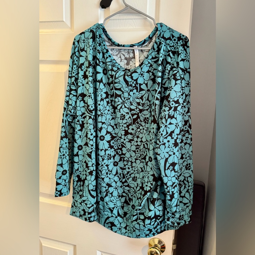 Dear Scarlett Teal and Black Floral Long Sleeve Top